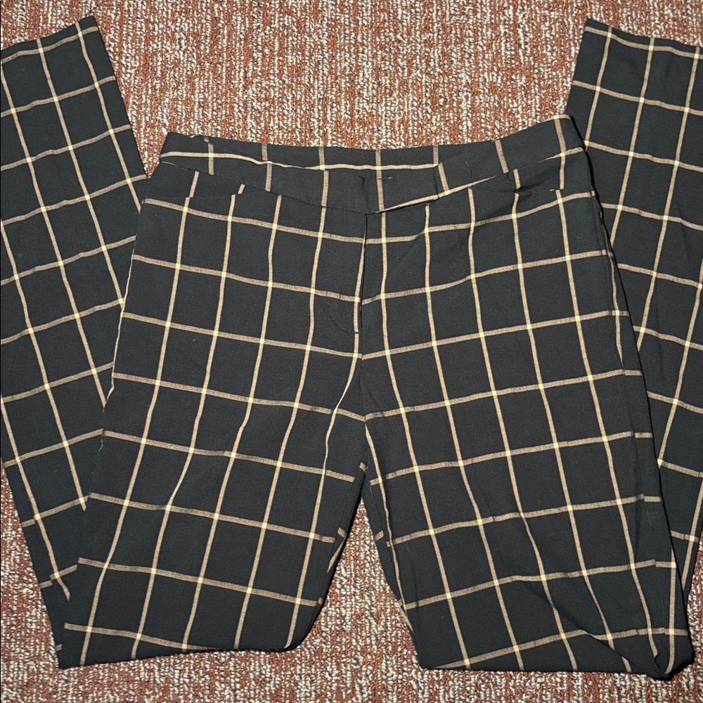 Worthington size 8 black with camel plaid straight leg trouser windowpane plaid
